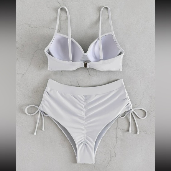 SHEIN multiple bikini sets with sarong - Picture 5 of 6